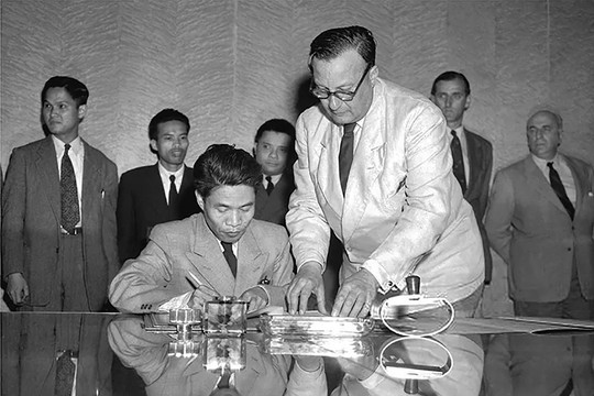 Hội nghị Geneve 70 năm trước