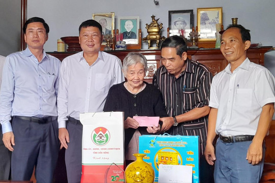 Chủ tịch Uỷ ban MTTQVN Đắk Nông thăm, tặng quà gia đình chính sách, người có công tại Đắk Mil