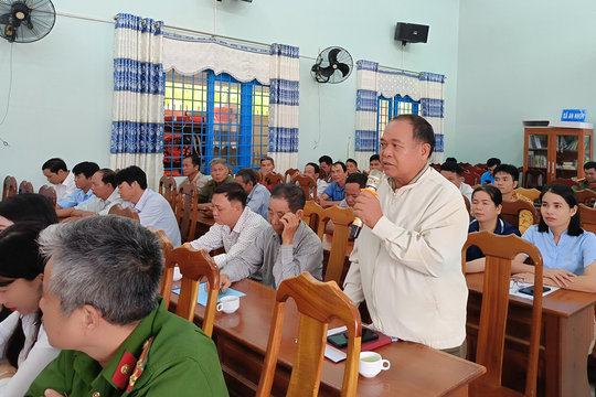 Đại biểu HĐND tỉnh Lâm Đồng và huyện Đạ Tẻh tiếp xúc cử tri sau kỳ họp giữa năm