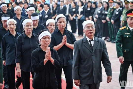 Nhân dân bắt đầu vào viếng Tổng Bí thư Nguyễn Phú Trọng từ 18 giờ chiều nay