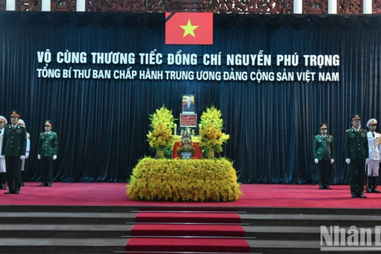 Cử hành trọng thể Lễ viếng Tổng Bí thư Nguyễn Phú Trọng:: Hàng nghìn đoàn của lãnh đạo các cấp và nhân dân cả nước, kiều bào và bạn bè quốc tế viếng Tổng Bí thư