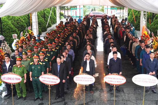Bảo Lộc: Viếng Nghĩa trang Liệt sĩ nhân kỷ niệm 77 năm Ngày Thương binh - Liệt sĩ