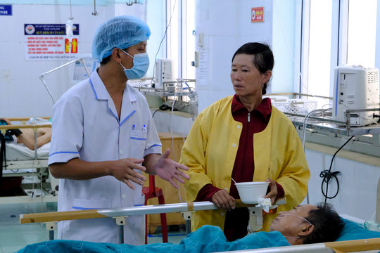 Điều dưỡng Nguyễn Hải Quân được Công đoàn Y tế Việt Nam tôn vinh