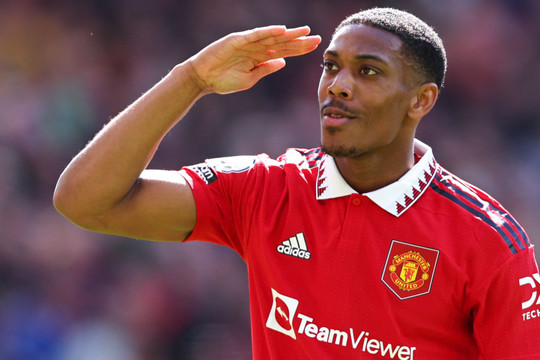 Chuyển nhượng tối 7/8: Từ bỏ MU, Chiesa ngày càng gần Arsenal, Martial ký nhà vô địch Europa League