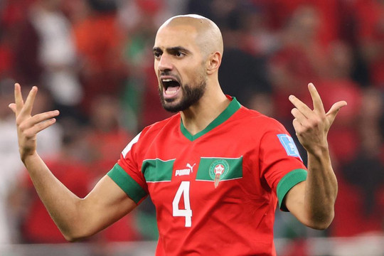 Kế hoạch ký Amrabat của MU có thể đổ bể vì "người cũ"