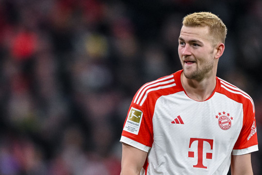 Bắt thóp Bayer, MU đã tìm được cách mua rẻ De Ligt và Mazraoui