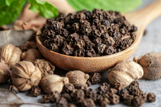 Giá tiêu hôm nay 10/8: Giá tiêu tăng mạnh đến 5,000 đồng/kg nhưng sẽ khó tăng sốc trở lại