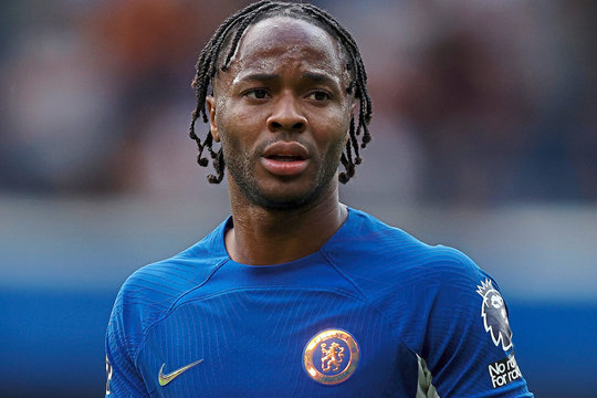 Raheem Sterling: Từ ngôi sao sáng đến bóng tối u ám
