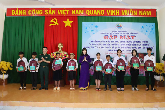 Bộ đội Biên phòng Đắk Nông hỗ trợ hơn 220 học sinh có hoàn cảnh khó khăn