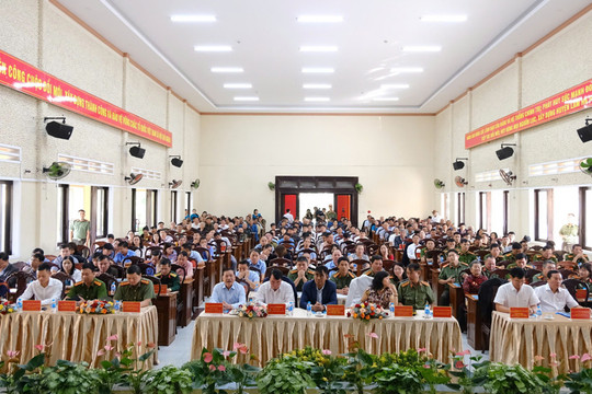 Phó trưởng Ban Thường trực Ban Tuyên giáo Trung ương dự Ngày hội Toàn dân bảo vệ an ninh Tổ quốc tại Lâm Hà