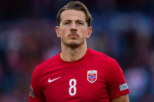 MU áp sát “máy quét” Sander Berge: Burnley chốt giá, Quỷ đỏ chốt hạ?