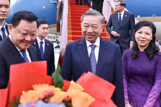 Tổng Bí thư, Chủ tịch nước Tô Lâm và Phu nhân bắt đầu chuyến thăm cấp Nhà nước tới Cộng hòa nhân dân Trung Hoa