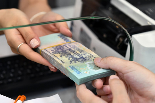 Lãi suất ngân hàng hôm nay 21/8/2024: Tiếp đà tăng, thêm nhà băng nhập cuộc
