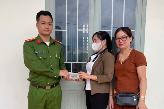 Người phụ nữ Đắk Nông trả lại 110 triệu đồng người khác chuyển nhầm