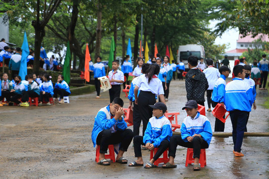 Vì sao vẫn còn lạm thu trong trường học?