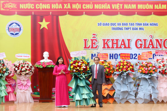 26.529 học sinh Đắk Mil hân hoan bước vào năm học mới