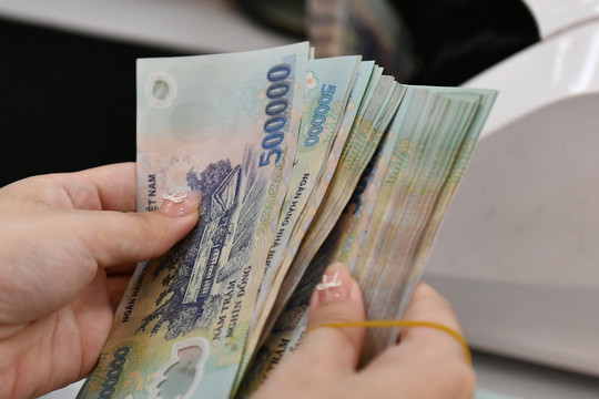 Lãi suất ngân hàng hôm nay 6/9/2024: 'Quán quân' lãi suất tiền gửi tiếp tục tăng