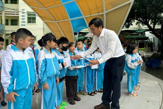 Công ty Thủy điện Đồng Nai trao 200 suất học bổng cho học sinh Đắk Nông và Lâm Đồng
