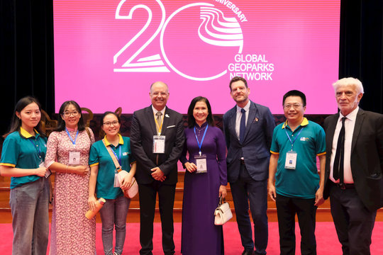 Kỷ niệm 20 năm thành lập Mạng lưới Công viên địa chất toàn cầu UNESCO