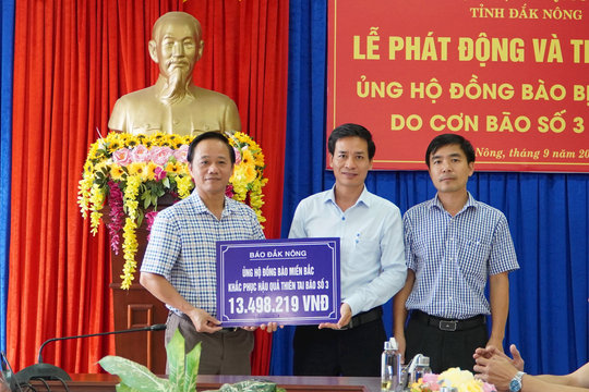 Ủy ban MTTQ Việt Nam tỉnh Đắk Nông tiếp nhận trên 79 triệu đồng ủng hộ đồng bào phía Bắc