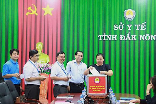 Ngành Y tế Đắk Nông ủng hộ đồng bào phía Bắc hơn 579 triệu đồng