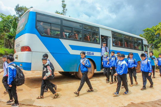 Xe dịch vụ đưa đón học sinh ở Đắk Nông-Hiệu quả, tiện lợi