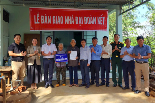 Đắk Nông trao nhà đại đoàn kết cho gia đình khó khăn