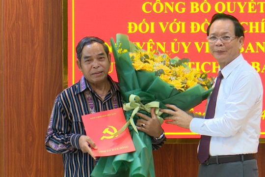 Đồng chí Điểu Xuân Hùng nghỉ hưu