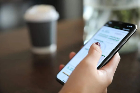 Người Việt đọc tin tức qua mạng xã hội hay qua báo chí?