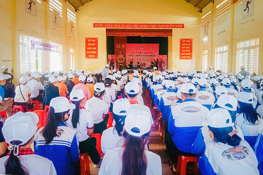 Đắk Glong phát động Tuần lễ làm mẹ an toàn năm 2024