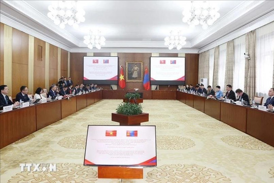 Việt Nam-Mông Cổ ra Tuyên bố chung về thiết lập quan hệ Đối tác Toàn diện