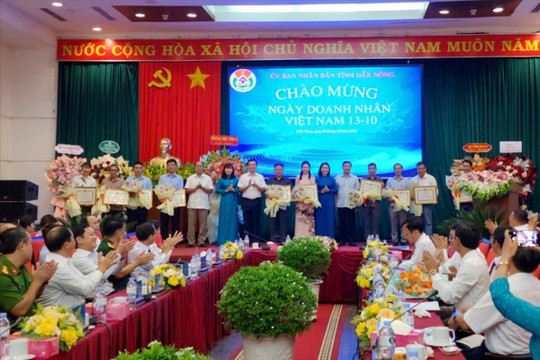 Lãnh đạo tỉnh Đắk Nông gặp gỡ doanh nhân, doanh nghiệp