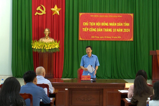 Đồng chí Lưu Văn Trung tiếp công dân định kỳ tháng 10