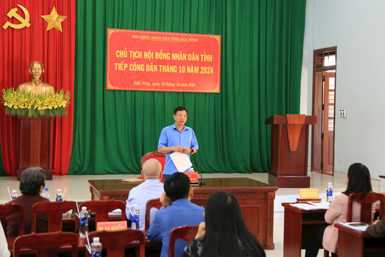 Đồng chí Lưu Văn Trung, Phó Bí thư Thường trực Tỉnh ủy Đắk Nông tiếp công dân
