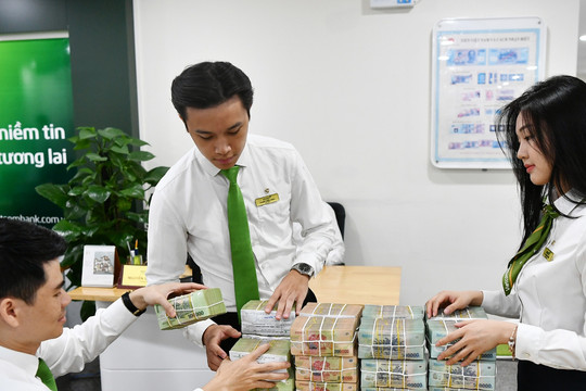 Lãi suất ngân hàng hôm nay 11/10/2024: Lãi suất ngân hàng big4 năm qua ra sao?