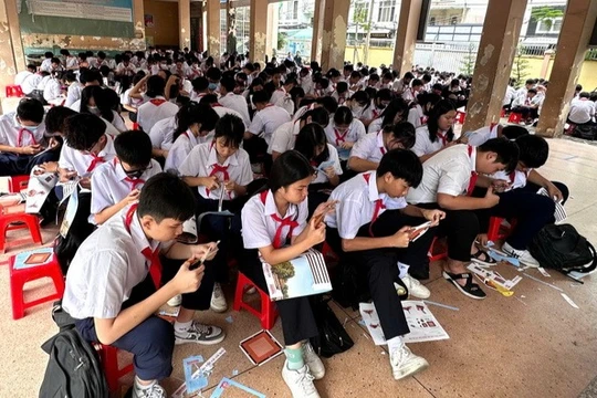 Đưa phụ san Cột cờ Hà Nội vào giờ học hoạt động trải nghiệm