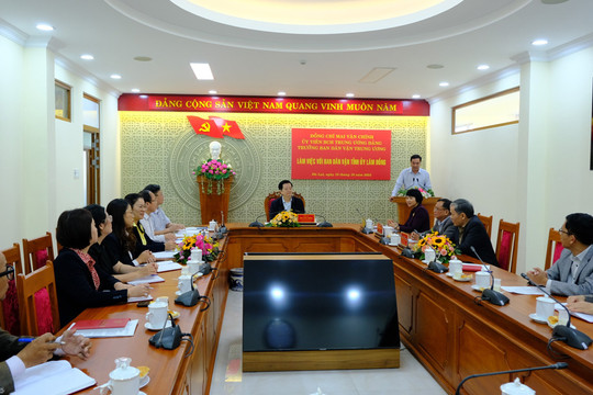 Trưởng Ban Dân vận Trung ương Mai Văn Chính làm việc với Ban Dân vận Tỉnh ủy Lâm Đồng