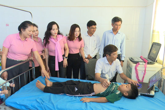 Hơn 1000 trẻ em huyện Krông Nô được khám tầm soát bệnh tim bẩm sinh miễn phí