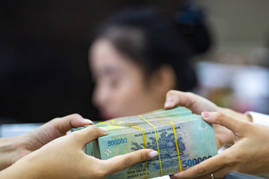 Lãi suất ngân hàng hôm nay 21/10/2024: Một ngân hàng tăng lãi suất đồng loạt
