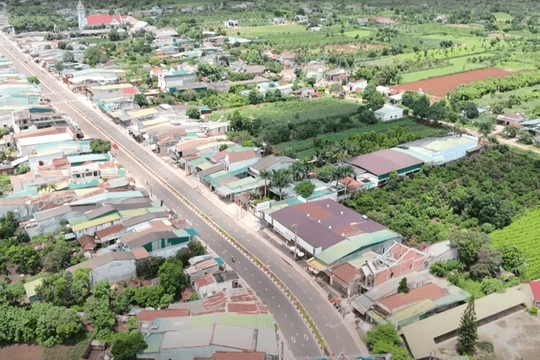 Học tập lời Bác hiến đất làm đường