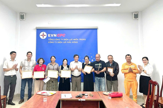 Đắk Nông trao giải “Hộ gia đình tiết kiệm điện năm 2024”