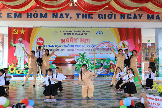 "Ngày hội An toàn giao thông cho nụ cười ngày mai" bậc mầm non Đắk Nông