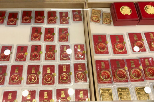 Giá vàng hôm nay 4/11/2024: Vàng nhẫn 9999 giảm nhẹ so với cuối tuần trước