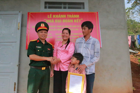 Bộ đội tạo sinh kế giúp dân thoát nghèo