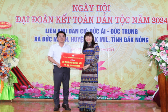 Liên khu dân cư xã Đức Mạnh vui hội đoàn kết toàn dân tộc
