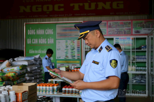 Lập lờ đánh lận con đen trong kinh doanh phân bón