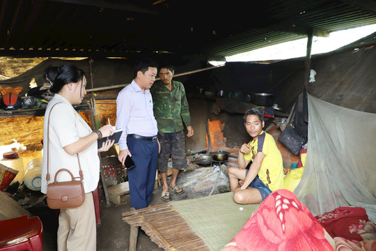 Kiểm tra công tác rà soát hộ nghèo tại Đắk Glong