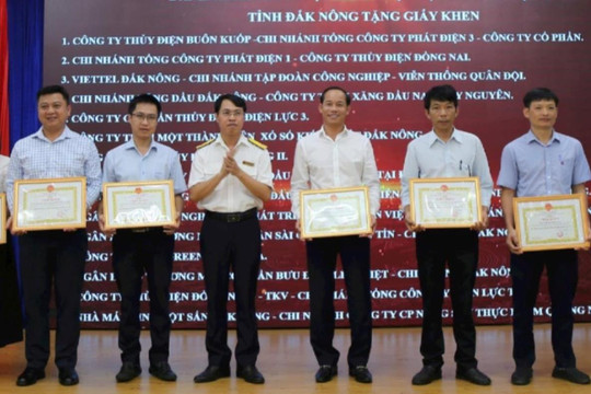 Đắk Nông tuyên dương 40 doanh nghiệp, hộ kinh doanh nộp thuế tốt