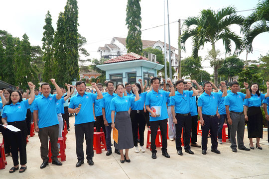 BHXH Đắk Nông thi đua về đích năm 2024