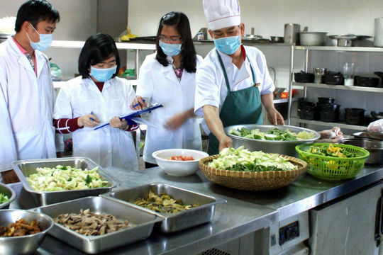Đảm bảo an toàn thực phẩm dịp Festival Hoa Đà Lạt 2024 và Tết Dương lịch 2025